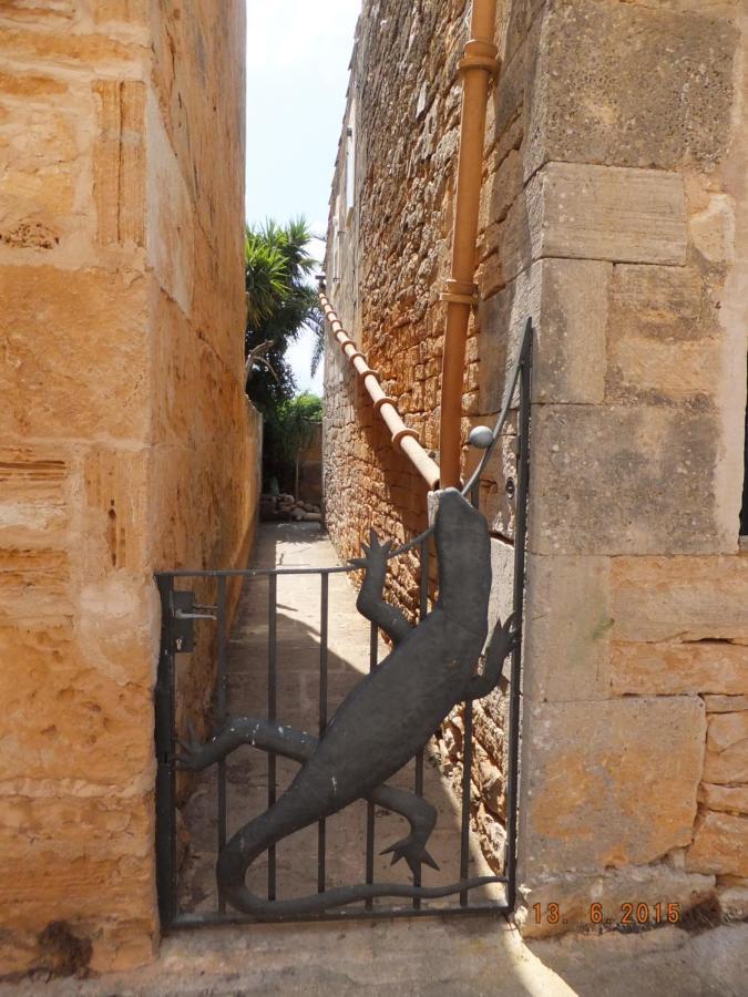 Lujosa Casa Mallorquina Restaurada Ses Salines  Eksteriør billede